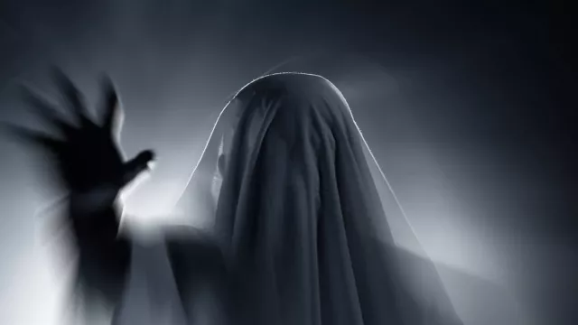 Kisah Horor: Hantu di Kantor Berjalan di Sampingku - GenPI.co