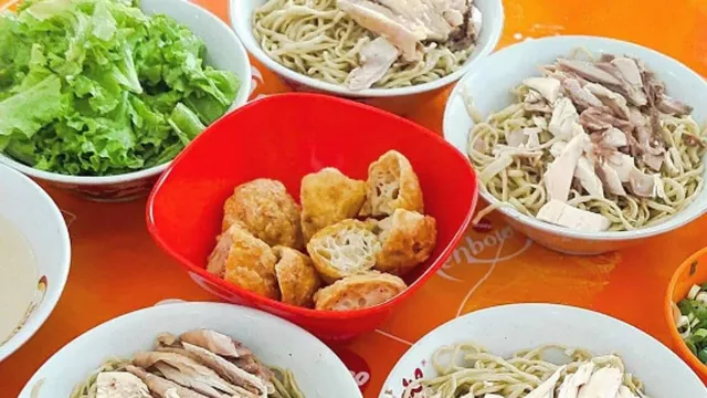 Rekomendasi Tempat Makan Enak Terdekat di Jakarta, Coba Bakmi Acang - GenPI.co