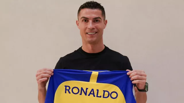 Resmi ke Al-Nassr, Cristiano Ronaldo Pecahkan Rekor Gila - GenPI.co