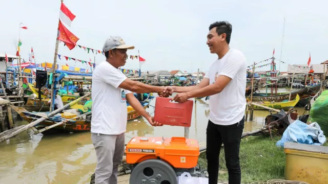 Aksi Berkelas Komunitas Nelayan Ganjar untuk Bantu Sesamanya di Karawang