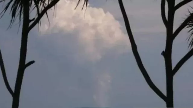 Gunung Anak Krakatau Erupsi Lagi, Tinggi Lontaran Abu Vulkanik Capai 1.500 Meter - GenPI.co