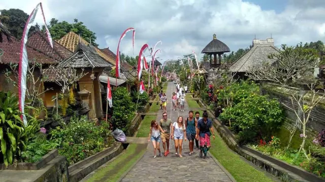 Pariwisata Bali Bangkit! 403 Ribu Wisatawan Datangi Desa Penglipuran - GenPI.co