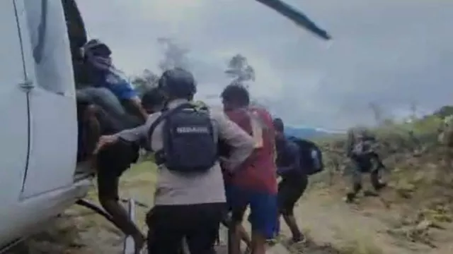 Masih Mencari Pilot Susi Air, TNI dan Polri Telusuri Hutan Papua - GenPI.co
