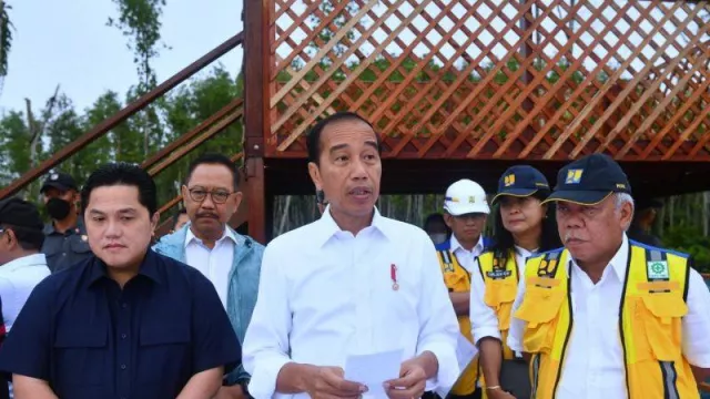 Jokowi Sorot 5 Stadion di Indonesia yang Mengalami Kerusakan Berat - GenPI.co