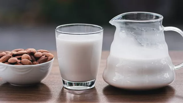 Benarkah Susu Aman bagi Penderita Kolesterol Tinggi? Ini Pilihannya - GenPI.co