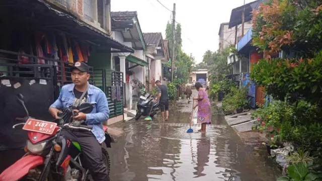 Hujan Lebat, Ratusan Rumah di Tangerang Terendam Banjir - GenPI.co