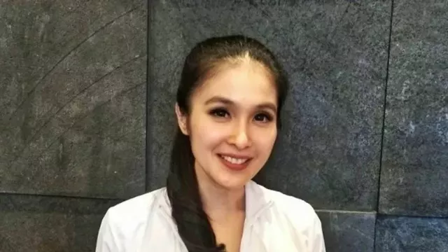 Kaya Raya, Sandra Dewi Setiap Hari Beri Anak Ikan Kembung, Sehat! - GenPI.co