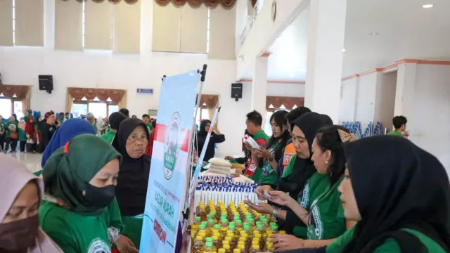 Bentuk Solidaritas, Kajol Indonesia Gelar Bazar Oli dan Sembako Murah - GenPI.co