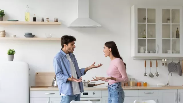 Cara Berbeda Suami Narsis Memperlakukan Istri, Rumah Tangga Bisa Bubar - GenPI.co