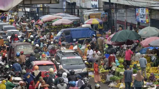 Warga Bandarlampung Keluhkan Pedagang Berjualan hingga Tengah Jalan - GenPI.co