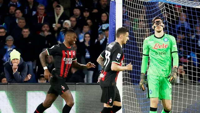 AC Milan Pesta Gol, Napoli Dipaksa Torehkan Rekor Busuk 23 Tahun - GenPI.co