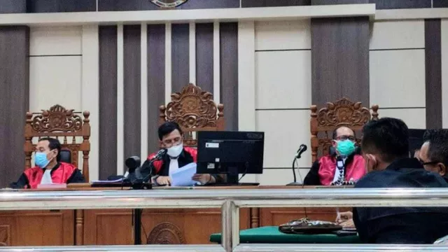 8 Kades di Demak Penyuap Dosen UIN Walisongo Divonis 2 Tahun Penjara - GenPI.co