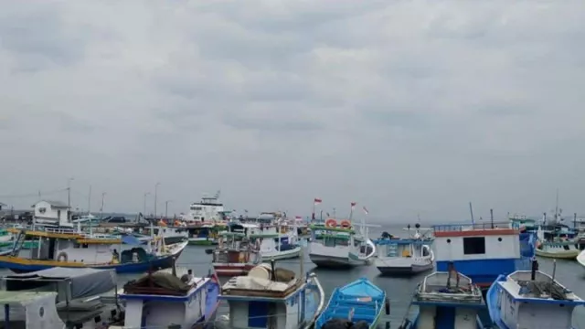 Cuaca Ekstrem di Kupang, Nelayan Pilih Amankan Kapal - GenPI.co