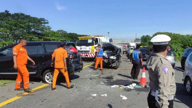 1 Tewas dalam Kecelakaan Beruntun di Tol Palikanci Cirebon - GenPI.co