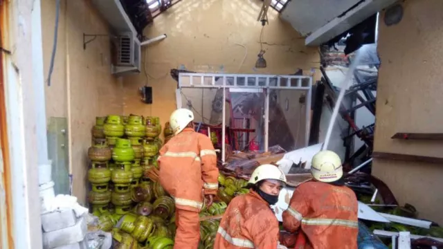 Kasus Kebakaran Rumah di Surabaya, 8 Orang Menjadi Korban - GenPI.co
