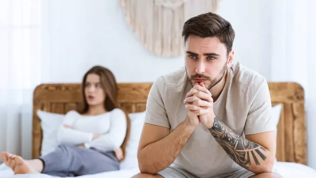 3 Tips Ampuh Menghilangkan Kebiasaan Cuek Terhadap Pasangan, Bisa Makin Romantis - GenPI.co