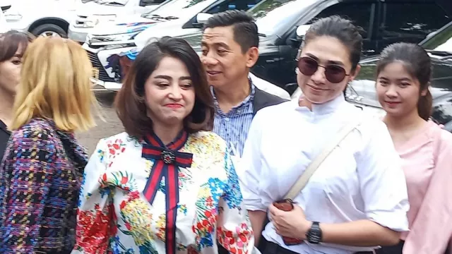 Diduga Sindir Saipul Jamil, Dewi Perssik Diminta Netizen Tidak Sombong - GenPI.co