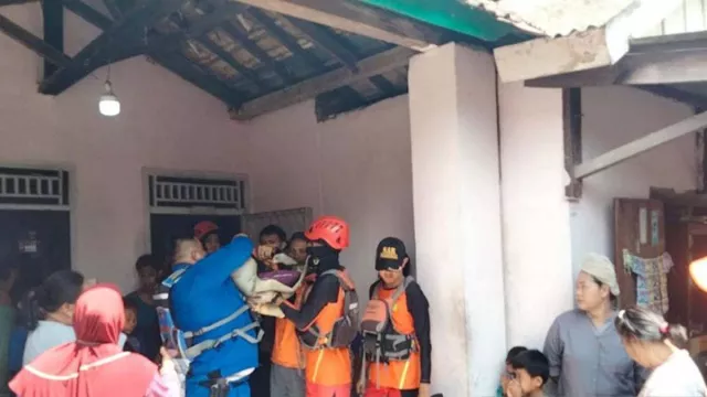 Terseret Aliran Sungai Komering di OKI, Balita Perempuan Tewas - GenPI.co Terseret Aliran Sungai Komering di OKI, Balita Perempuan Tewas - GenPI.co