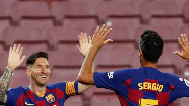 Sergio Busquets Pergi, Barcelona Kian Dekat Pulangkan Lionel Messi - GenPI.co