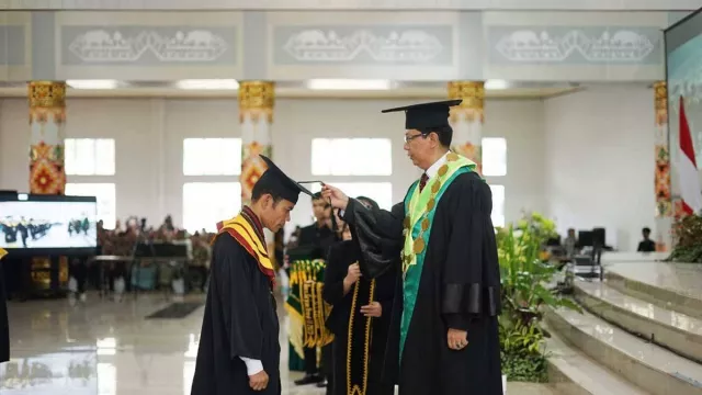 UIN Raden Intan Lampung Luluskan Wisudawan Doktor Nonmuslim Pertama - GenPI.co