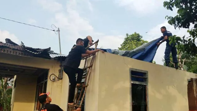 Bencana Puting Beliung di Belitung, 16 Rumah Warga Rusak - GenPI.co