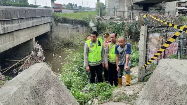 Kolam Lele di Kolong Jalur Rel Kereta Cepat di Bandung Diminta Pindah - GenPI.co