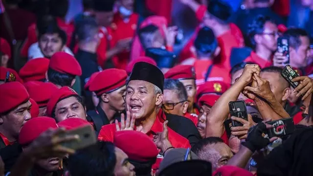 Survei Capres 2024: Ganjar Tumbangkan Prabowo, Anies Keteteran - GenPI.co