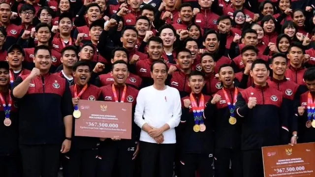 Terkait Bonus SEA Games 2023, Jokowi Beri Pesan Penting - GenPI.co