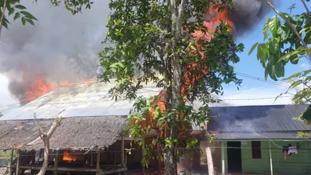 10 Orang Mengungsi Akibat Peristiwa Kebakaran di Pidie Aceh - GenPI.co