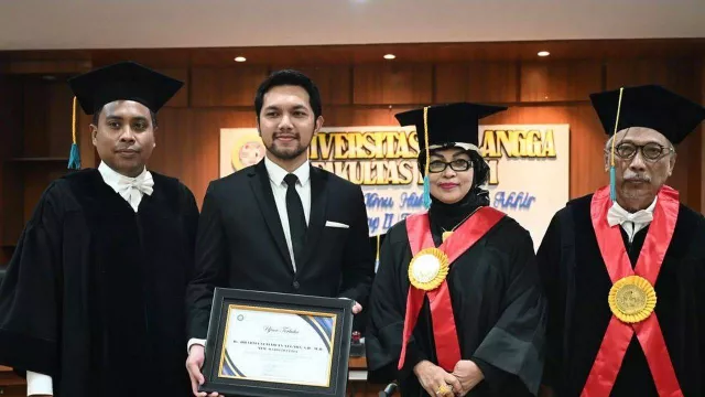 Mengenal Dr Dharma Setiawan Negara, Ahli Hukum Termuda Universitas Airlangga Surabaya - GenPI.co