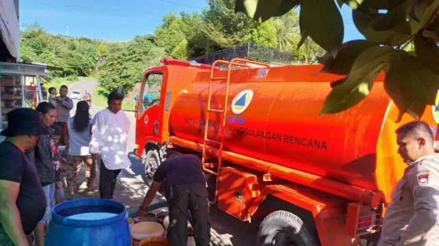 Kekeringan di Padang, Sebagian Warga Kesulitan Air Bersih - GenPI.co