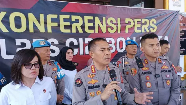 Polda Jawa Barat Tetapkan Mantan Kapolsek Mundu Menjadi Tersangka - GenPI.co