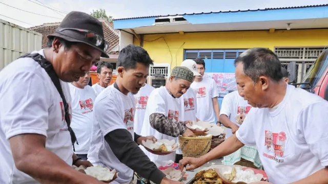 Bantu Ekonomi Sopir Truk di Bandung, KST Dukung Ganjar Borong UMKM - GenPI.co