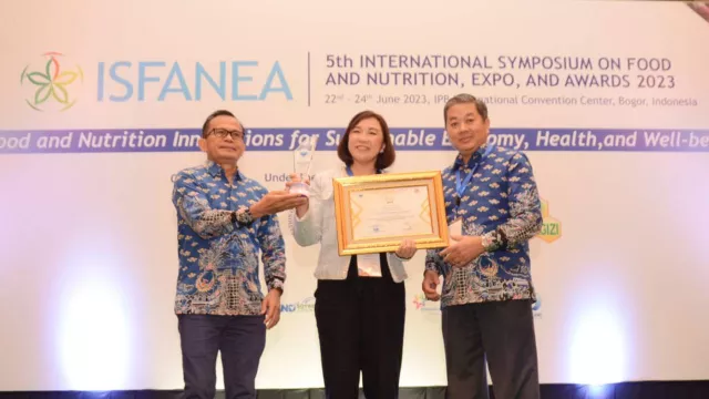 Kelas! Pergizi Pangan Indonesia Beri Penghargaan ke Le Minerale - GenPI.co
