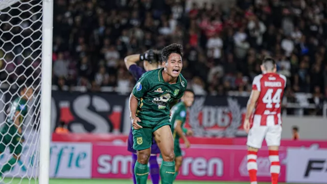 Bungkam Persis Solo di Manahan, Persebaya Surabaya Puji Wasit - GenPI.co Bungkam Persis Solo di Manahan, Persebaya Surabaya Puji Wasit - GenPI.co