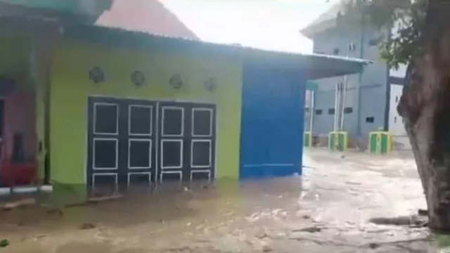 Seribuan Keluarga Terdampak Banjir di Kolaka Sulawesi Tenggara - GenPI.co