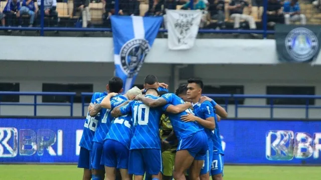 Link Live Streaming Liga 1: Arema FC vs Persib Bandung - GenPI.co