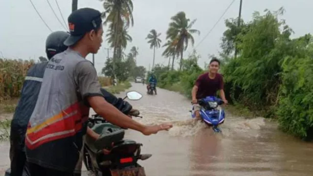 Banjir di Sumbawa Menyebabkan Seribuan Rumah Terendam - GenPI.co