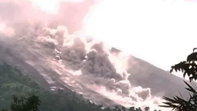 Warga di Sitaro Diungsikan Setelah Gunung Karangetang Luncurkan Awan Panas Guguran - GenPI.co