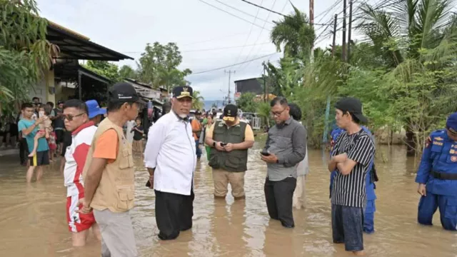 4 Orang Meninggal Dunia Akibat Banjir dan Longsor di Sumatera Barat - GenPI.co