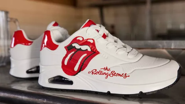 Nyentrik! Skechers Gandeng The Rolling Stone Hadirkan Sneaker Terbaru - GenPI.co