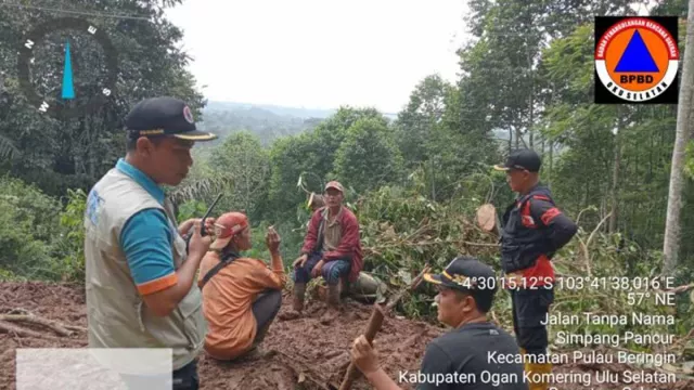 1 Desa Terisolasi Akibat Bencana Tanah Longsor OKU Selatan - GenPI.co