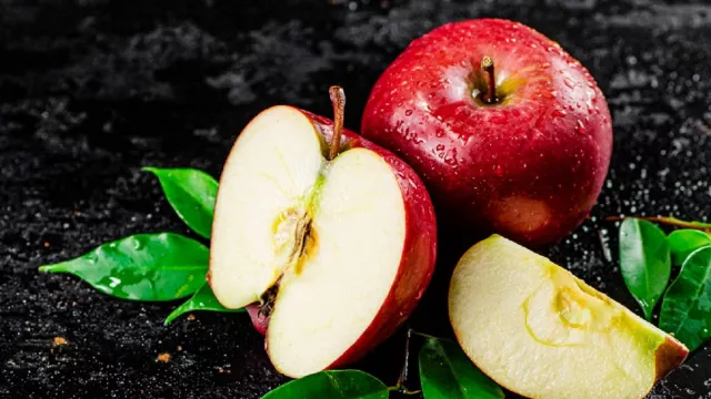 3 Cara Mengonsumsi Apel untuk Menurunkan Berat Badan - GenPI.co