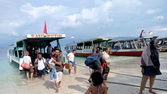 Wisata Gili Trawangan Lombok Utara Dibanjiri Wisatawan Asing - GenPI.co