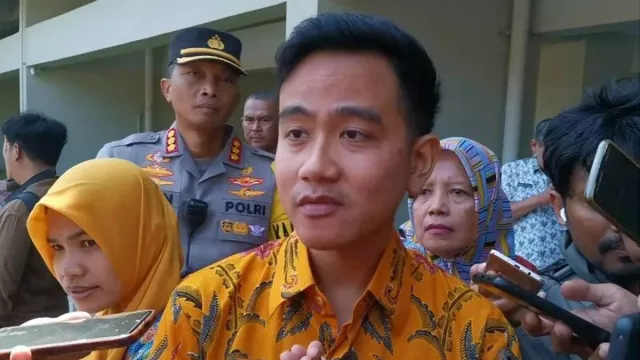 Komentari Rocky Gerung soal Jokowi, Gibran Rakabuming Raka: So Sweet - GenPI.co