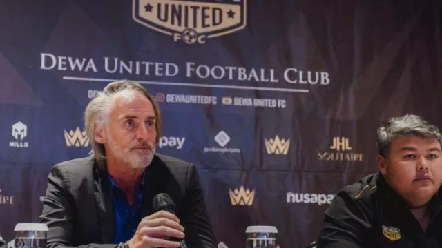 Pelatih Dewa United Jan Olde Riekerink Ingatkan Tim Supaya Tak Jemawa - GenPI.co