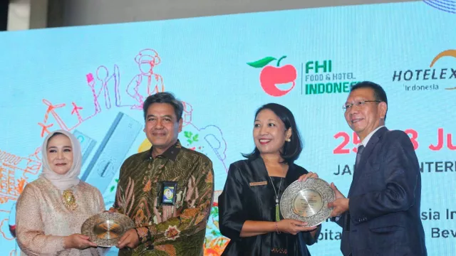Dihadiri Menparekraf Sandiaga Uno, Food & Hotel Indonesia 2023 Resmi Dibuka - GenPI.co