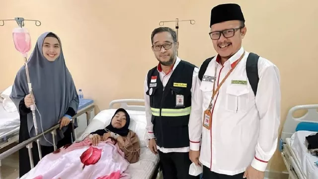 Kondisi Ibunya Membaik, Oki Setiana Dewi: Saya Mau Jaga dan Rawat Dahulu - GenPI.co