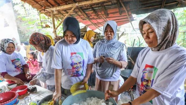 Meriahkan Tradisi, Gardu Ganjar Gelar Pembuatan Bubur Suro di Pandeglang - GenPI.co