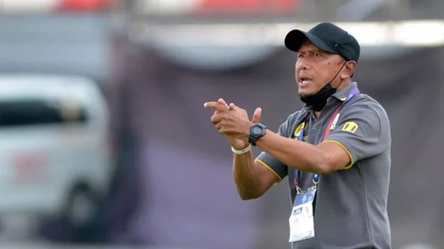 Pelatih Barito Putera Rahmad Darmawan Sempat Kaget Permainan Dewa United - GenPI.co